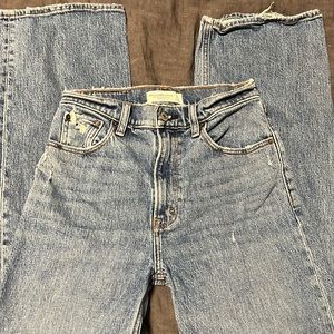 A&F High Rise 90’s Relaxed Jean